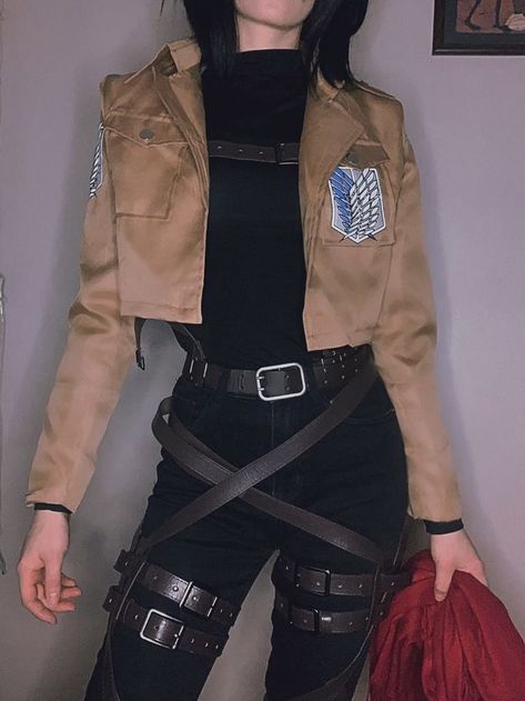 Mikasa Ackerman Costume, Female Naruto Cosplay, Mikasa Ackerman Outfit, Attack On Titan Halloween Costume, Anime Convention Outfits, Mikasa Outfit, Mikasa Costume, Anime Cosplay Ideas Female, Anime Halloween Costume Ideas