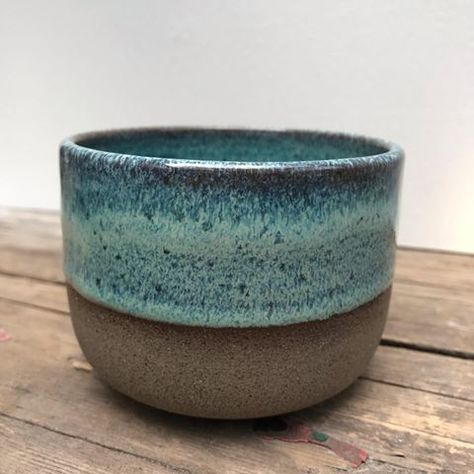 Textured Turquoise, Pottery Pinch Pot, Ceramics Glaze, Glaze Combos, Amaco Glazes, Ceramic Glaze Recipes, Speckled Clay, Clay Cup, Cup Handmade