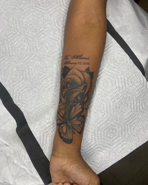 Tattoo On Wrist Black Women, Forarm Tattoos Black Woman, Medium Small Tattoos, Tattoo For Inner Arm, Forearm Tattoo Women Black, Half Sleeve Black Women Tattoo, Starter Sleeve Tattoo Women, Wrist Tattoos Black Women, 4 Arm Tattoos For Women