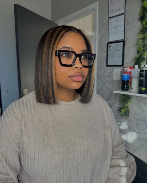 Split In The Middle Hair Hairstyles, 14inch Hair Length, Short Hair Highlights Black Women, Natural Hairstyles For Short Relaxed Hair, Black Bob With Brown Highlights, 10 Inch Bob Weave Sew Ins, China Bob Black Women, Bluntcut Bob Black Women Natural Hair, Summer 2023 Hair Trends Black Women