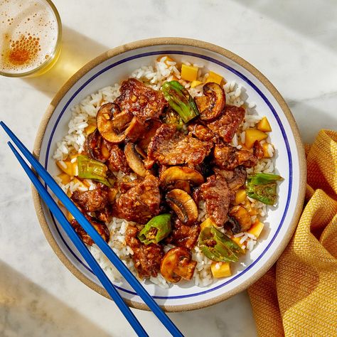 Miso Beef, Peppers And Mushrooms, Blue Apron Recipes, Shishito Peppers, Hello Fresh Recipes, Beef And Rice, Veggie Stir Fry, Blue Apron, Cooking Wine