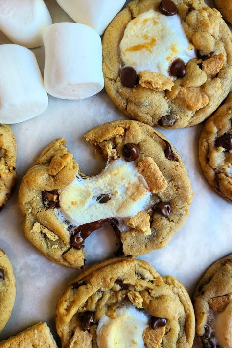 S’mores Stuffed Cookies, Stuffed Smores Cookies, Marshmallow Stuffed Cookies, S'more Cookies, Smores Chocolate Chip Cookies, S'mores Cookies, S’mores Cookie, Cookies Marketing, Smore Cookies