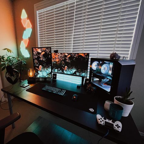 Home Office Gaming, Pc Gaming Desk, Game Setup, Gaming Desk Setup, Best Gaming Setup, Computer Desk Setup, Pc Gaming Setup, Dual Screen, Cool Desktop