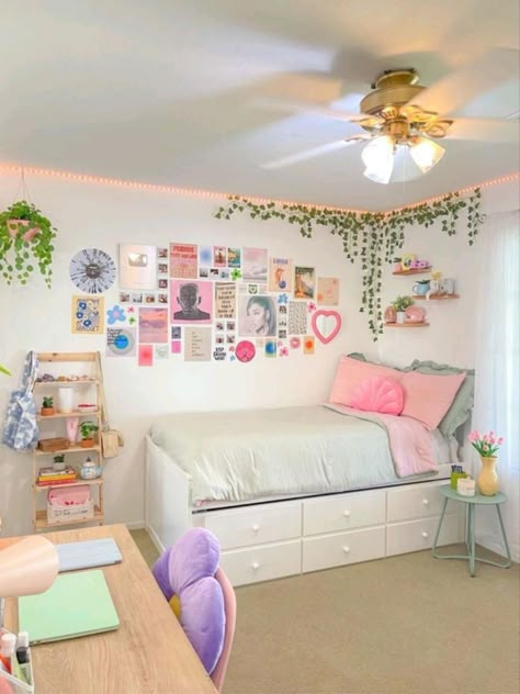 Pastel Room Decor, Hiasan Bilik Tidur, Decor Shabby Chic, Pastel Room, Preppy Room Decor, Study Room Decor, Preppy Room, Cozy Room Decor, Pretty Room