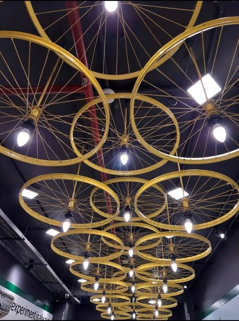 Cafe Decoration Ideas, Eco Style Interior, Restaurant Design Rustic, Bicycle Cafe, Bike Showroom, Recycled Bike Parts, Old Manila, Corner Shelf Design, Bike Cafe