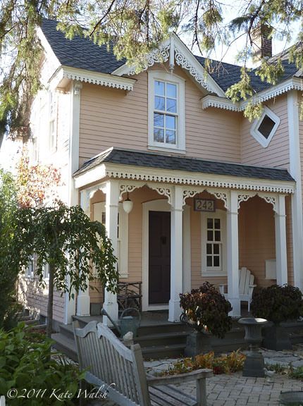 Pale pink house......, cream and gray roof Pink House Exterior, Exterior Paint Colours, Victorian Homes Exterior, Victorian Exterior, Victorian Farmhouse, Cottage Exterior, Exterior Paint Color, Grey Houses, Exterior Paint Colors For House