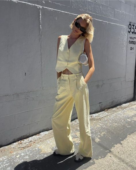 Neutral Outfits, Elsa Hosk, Gisele Bundchen, Top And Pants Set, Candice Swanepoel, Style Blogger, Irina Shayk, Barbara Palvin, Ootd Style