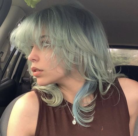 Faded Blue Hair, Curls Aesthetic, Blue Curls, Wolf Cut, Peinados Fáciles Para Cabello Corto, Alternative Hair, Dye My Hair, Hair Inspiration Color, Cut My Hair