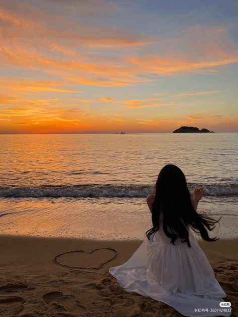 Beach Aesthetic Poses Women, Beach Photoshoot In Dress, Modest Beach Pictures, Sand Poses, Girls Photoshot Style, Beach Birthday Photoshoot, White Dress Photoshoot, Sunset Beach Pictures, Summer Picture Poses