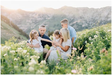 Albion Basin Family Pictures | What to Expect - Albion Basin is breathtaking and is SO unique to Utah. I'd LOVE to work with you and shoot at Albion Basin. Family Of 5 Pictures, Olsen Family, Albion Basin, Extended Family Photography, Cute Family Pictures, Pictures Outfits, 5 Pictures, Family Picture Poses, Utah Family Photographer