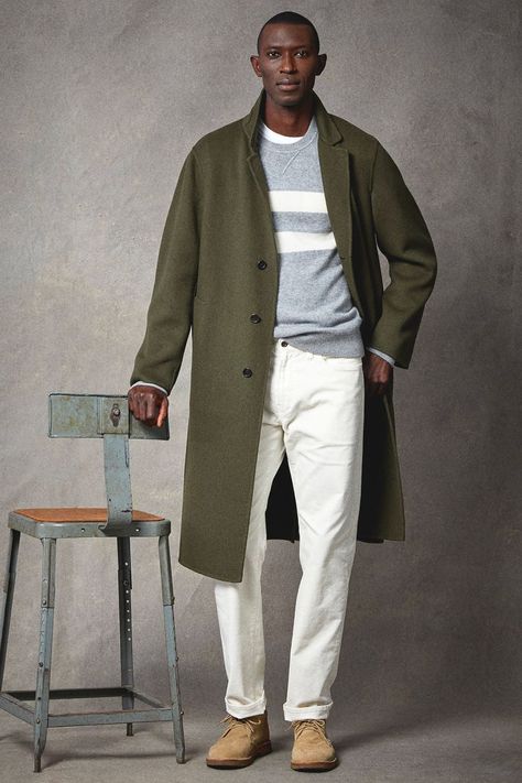 Desert Boots Outfit, Boots Men Outfit, Stripe Sweatshirt, White Jeans Men, Suede Chukkas, Sweatshirt Details, Chukka Boots Men, Todd Snyder, Cashmere Yarn