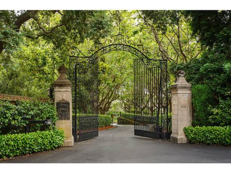 Home @ 835 CHILTERN RD with 6 bedrooms and 12.0 bathrooms for $38,500,000. Anyone got an extra $38,500,000 laying around? I need a castle :-) Estate Entrance, Property Gates, Classical Garden, Driveway Entrance Landscaping, Dramatic Entrance, Stunning Homes, Mood Inspiration, Driveway Entrance, Driveway Design