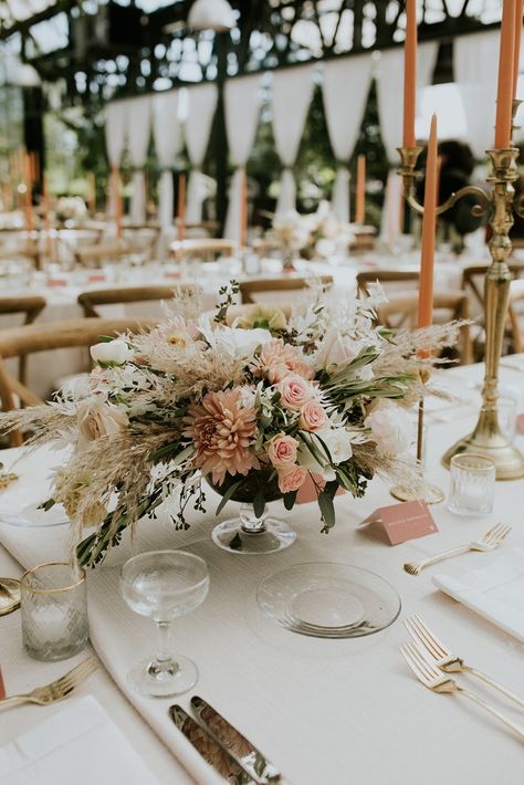 Dusty rose flowers and pampas grass add a beautiful boho vibe to this wedding! Dusty Rose Wedding Flowers, Pampas Centerpiece, Dusty Rose Flowers, Flowers And Pampas, Rose Wedding Flowers, Planterra Conservatory, Grass Centerpiece, Rose Centerpiece, Pampas Grass Wedding