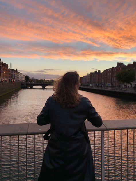 #dublin #ireland #sunset #river #irish #travel #girlstrip #explore #summer #aesthetic Unwritten Natasha Bedingfield, Dublin Bridge, Dublin Summer, Nancy Mulligan, Ireland Sunset, Academic Achiever, Ireland Girl, Irish Summer, Peaceful Lifestyle