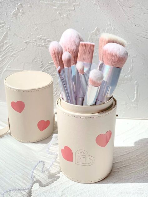 Makeup Brushes Aesthetic, Aesthetics Hairstyles, Pink Brush Set, Diy Foods, Alat Makeup, Summer Aesthetics, Makeup Accesories, Makeup Help, Fancy Makeup