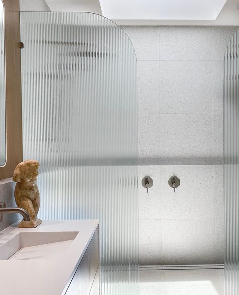 Shower Screens, Fluted Glass, Upstairs Bathrooms, Main Bathroom, Modern Shower, Glass Bathroom, Flute Glass, Bathroom Inspo, Bathroom Renos