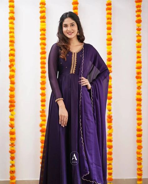 PURPLE PEARL SUIT💜 Step into the world of style with our mesmerizing Chiffon suit set! 🌟✨ The intricate Embroidery and Pearl details on luxurious chiffon fabric create a captivating look that's both elegant and trendy. Embrace the beauty and make a statement wherever you go. 💃✨ DETAILS Material:- Chiffon Silk Complete Linning Length 50"+ Inch Sleeves length 21 inches Flare 3 mrts Size M-38 L-40 XL-42 XXL-44 Weight - Price : 1080/- Free shipping HAPPY SHOPPING 🛍️😍 YOU DESIRE ❤️ WE... Pearl Suit, Chiffon Suit, Pearl Details, Take A Screenshot, Cotton Dupatta, Printed Kurti, Purple Pearl, Indian Fashion Dresses, Intricate Embroidery