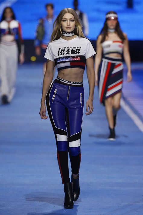 Gigi Hadid Had to Keep Herself From "Tearing Up" at Her Final Tommy Hilfiger Show- HarpersBAZAAR.com Gucci Dress Runway, Fashion Week 2020 Runway, Gigi Hadid Tommy, Gigi Hadid Tommy Hilfiger, Runway Model Aesthetic, Gigi Hadid Runway, 90s Fashion Runway, Runway Fashion Vintage, Daglig Motivation