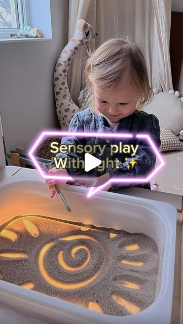 @ot.devotee on Instagram: "Give sensory play a whole new spin, without spending a ton of money.   👋🏻 I am a pediatric occupational therapist and a mom who is passionate about early childhood. Sharing with you the building blocks to a thriving development.   If you’re like me and want to prepare cool sensory bins for your kiddo to keep them occupied for longer, this is for you.   Special light equipment is often used in sensory gyms to help sensory seekers and sensory avoiders alike to feel comfortable, calm and regulated!   You can make your own sensory light bin at home!And you don’t need to spend a lot of money or perhaps any $$$ at all to set this up.  All you really need for starters is a storage box if you don’t have an ikea Trofast bin or Flistat table.   Put led lights into the st Trofast Sensory Bins, Light Sensory Bin, Sensory Table Activities, Toddler Table Activities, Trofast Sensory Table Hack, Memory Care Sensory Boxes, Sensory Box Ideas, Sensory Area In Classroom, Sensory Table Ideas For Toddlers