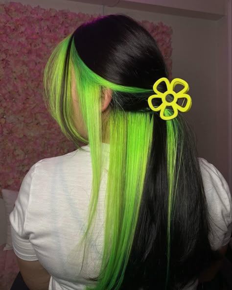 Custom Lace Front Wigs, Neon Green Hair, Fox Hair Color, Green Hair Dye, Arctic Fox Hair Color, Fox Hair, Hair Color Underneath, Beauty Hair Color, Peekaboo Hair