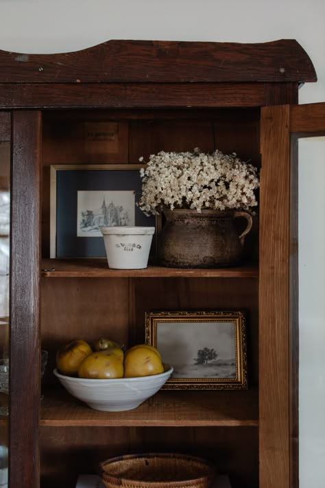 Hutch Decor, Interior Design Per La Casa, European Farmhouse, Dried Florals, Faux Florals, Decoration Inspiration, Shelf Styling, Open Shelves, Book Shelf