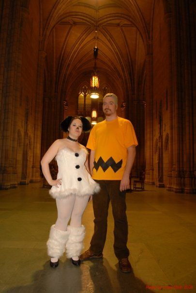 Peanuts Halloween Costumes  Snoopy and Charlie Brown  #halloween #cosplay Snoopy Costume Womens, Snoopy And Charlie Brown Costume, Snoopy Halloween Costume, Peanuts Halloween Costume, Snoopy Costume, Peanut Costume, Charlie Brown Costume, Iconic Duos, Snoopy And Charlie Brown