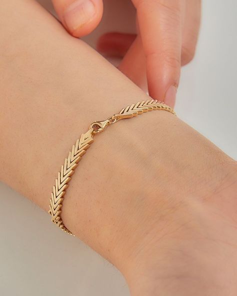 Bracelets Tattoo, Bracelet Tattoos, Real Gold Bracelet, Bracelet Tattoo, Unique Gold Jewelry Designs, Gold Bracelet Simple, Gold Bangles For Women, New Gold Jewellery Designs, Gold Earrings Models