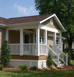 45 Great Manufactured Home Porch Designs | Mobile Home Living Doublewide Porch Ideas, Front House Porch, Manufactured Home Porch Ideas, Mobile Home Porches, Modular Home Remodel, Free Deck Plans, Build A Porch, Home Porch Ideas, How To Build A Porch