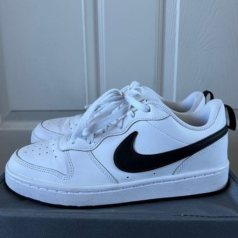 Nike Big Kid Court Borough Low Tennis Nike, Nike Tenis, Nike Low Tops, Nike Court Borough Low, Basket Nike, Nike Court Borough, Oversized Clothes, Pretty Shoes Sneakers, Tenis Nike