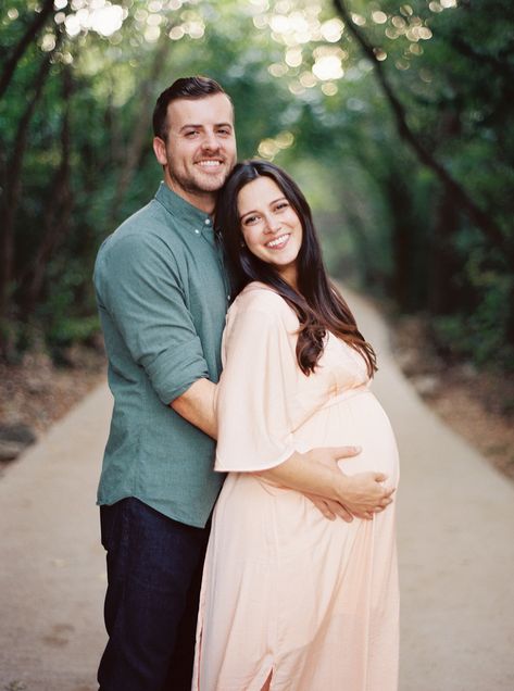 Austin Maternity Photography | Austin Family Photographer | Balcones Park Session | Jenna McElroy  #austinfamily #austinmaternity #austinfamilyphotography Balboa Park Maternity Photoshoot, Maternity Shoot Park, Maternity Pictures Park, Maternity Photography Park, Stylist Job, Maternity Photography Fall, Krishna Wife, Couple Maternity Poses, Maternity Family Photography