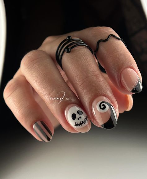 Femmy Joan Osorio Alicea | Jack Skellington 🥰💀 • Monómero • Perfect Clear • Gel Polish Ultra White • Gel Polish Ultra Black • Build Top Coat • Puntas de… | Instagram Uñas Jack Skellington, Jack Skeleton Nails, Jack Skellington Nails, Clear Gel Polish, White Gel Polish, Nail School, Clear Gel, School Nails, Ultra White