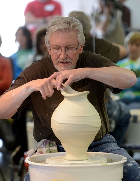 Steven Hill, Independence Missouri, Pottery Lessons, Pottery Form, Functional Pottery, Thrown Pottery, Pottery Cups, Ceramic Jars, Ceramic Tableware