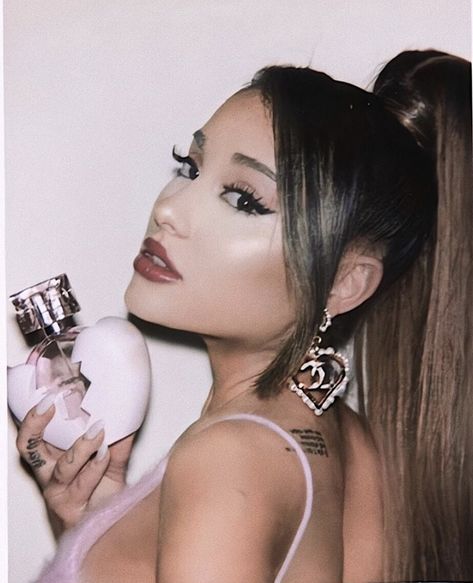 Next Perfume, Ariana Instagram, Ariana Grande Perfume, Ariana Grande Drawings, Thank U Next, Ariana Grande Cute, Ariana Grande Style, Ariana Grande Wallpaper, Ariana Grande Photoshoot