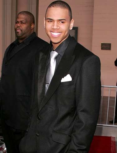 Black suit/silver tie Black Suit With Silver Tie, Black Suit Silver Tie, Black Suit Black Shirt, Chris Brown And Rihanna, Chris Brown Official, Chris Brown Style, Chris Brown X, Chris Breezy, All Black Suit