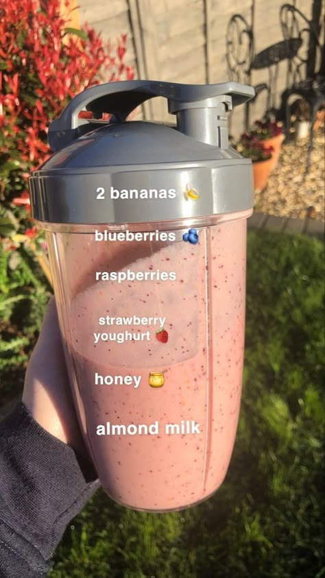 30 Day Smoothie Challenge, Resep Smoothie, Healthy Water Drinks, Fruit Smoothie Recipes Healthy, Easy Healthy Smoothies, Smoothie Recipes Healthy Breakfast, Smoothie Drink Recipes, Smoothie Challenge, Healthy Drinks Smoothies