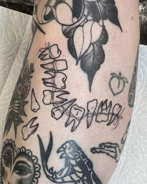 Cute Alternative Tattoos, Eclectic Tattoo Ideas, Tattoos For Women Grunge, Matching Tattoos Men, Will Wood Tattoo, Alt Matching Tattoos, Tattoo Below Knee, Egirl Tattoos, Punk Tattoo Grunge