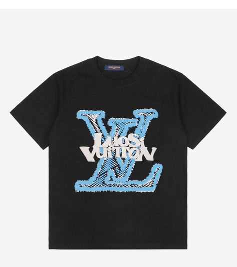 Louis Vuitton presbyopic large letter foam printed short sleeves 👉Available Now👈 ➡️DM for more details and Price ➡️Payment method PayPal ➡️Delivery all over the world 🌎 Tshirt Ideas, Louis Vuitton Men, Embroidery Techniques, Printed Shorts, All Over The World, Short Sleeves, Louis Vuitton, Mens Outfits, Embroidery