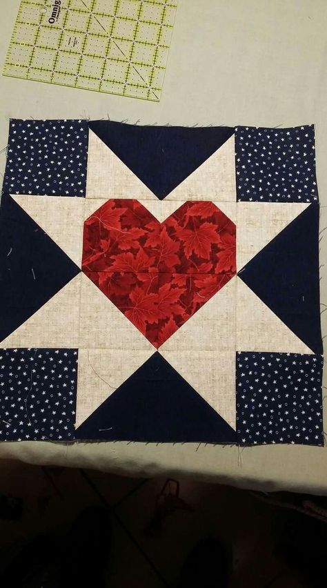 Heart Barn Quilt, Quilting Fabric Projects, Hand Quilting Patterns, Sunflower Quilts, Log Cabin Quilt Blocks, Heart Quilt Pattern, Patchwork Heart, Scrappy Quilt Patterns, Quilt Square Patterns