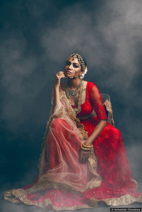 Photography : Ashutosh Choubisa Piercing Girl, Saree Bollywood, Indian Photoshoot, Salwar Kamiz, Red Lehenga, Bridal Photoshoot, Ghagra Choli, Indian Bridal Fashion, Indian Couture