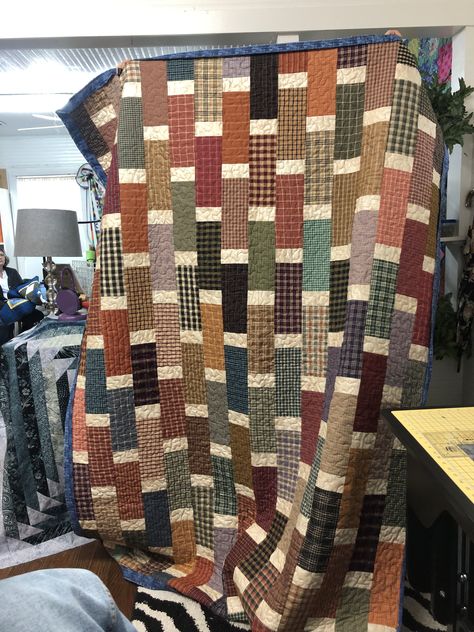 Brown Quilts Color Combos, Plaid Quilt Ideas, Masculine Quilt Patterns, Homespun Quilts, Plaid Quilt Pattern, Plaid Quilts, Antique Quilts Patterns, Quilt Shirt, Lap Quilt Patterns