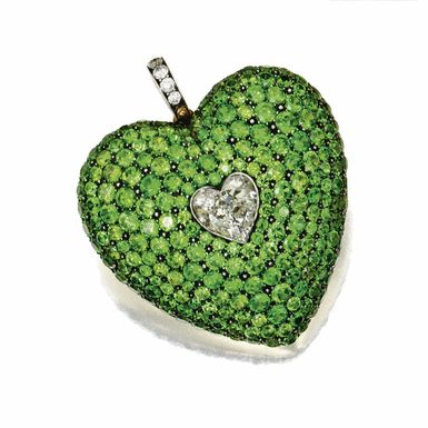 Demantoid garnet and diamond heart pendant Green Hearts, Garnet Heart, Raw Stone Jewelry, Demantoid Garnet, Heart Shaped Jewelry, Garnet Necklace, Garnet Jewelry, Heart Pendant Diamond, Green With Envy