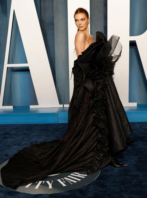 Kendall Jenner Vanity Fair, Oscars Party, Oscar Party, Vanity Fair Oscar Party, Victoria Secrets, Jessica Chastain, Black Gown, Kardashian Jenner, Hailey Bieber