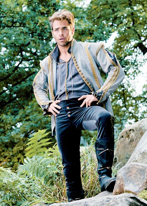 Chris Pine as Cinderella's Prince - Into The Woods Into The Woods Movie, Cinderella Prince, Septième Art, Chris Pine, Into The Woods, Prince Charming, Great Movies, Man Crush, Celebrities Male