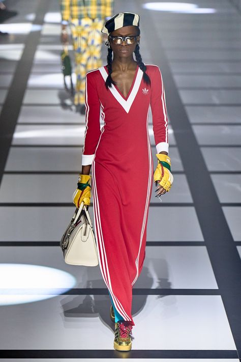 Looks Adidas, Mode Rihanna, Athleisure Trend, Gucci Fashion, Cooler Look, Adidas Outfit, Fashion Show Collection, Milan Fashion Week, Sport Fashion