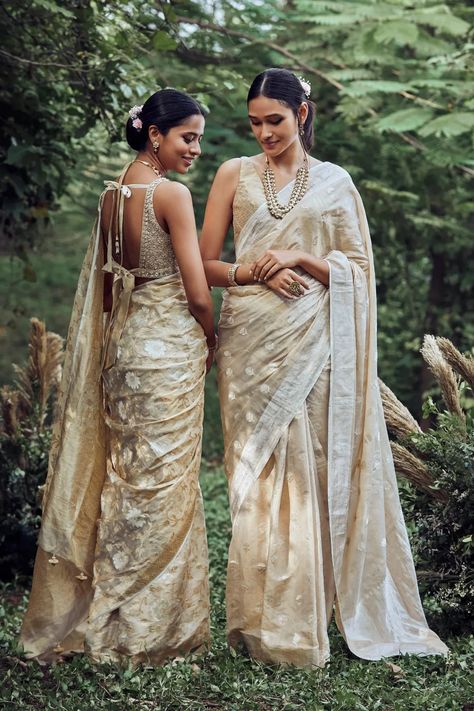 Bridal sarees Indian bride bridal ideas bridal outfits bridal dress bridal dressing bridal look indian bride bridal jewellery brides outfit pastel lehenga bridal makeup indian wedding wedding ideas Bridal Dresses Indian, Indian Dress Up, Outfits Pastel, Court Wedding, Anita Dongre, Bridal Ideas, Wedding Court, Indian Bridal Dress, Wedding Saree Indian