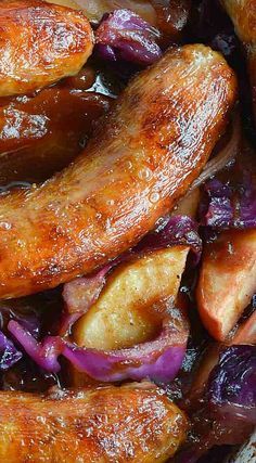 Baked Sausage with Apples and Cabbage Sausage Cabbage Apple Skillet, Red Cabbage And Sausage Recipes, Pork Sausage Link Recipes, Sausage And Apples Recipes, German Sausage Recipes Dinners, German Sausage Recipes, Chopped Challenge, Sausage And Apples, Baked Sausage