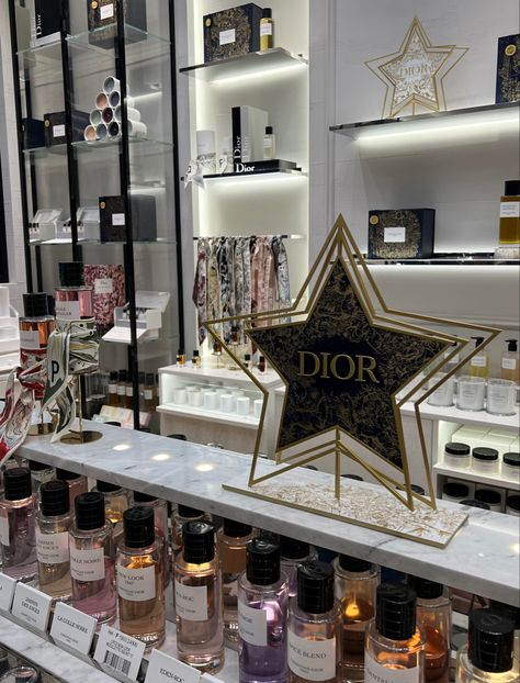 Dior, shopping, aesthetic shopping, luxury, dior parfume Dior Shop Aesthetic, Dior Store Aesthetic, Dior Things, Ambassador Aesthetic, Brand Ambassador Aesthetic, Dior Closet, Christian Dior Aesthetic, Dior Vibes, Wested Arin