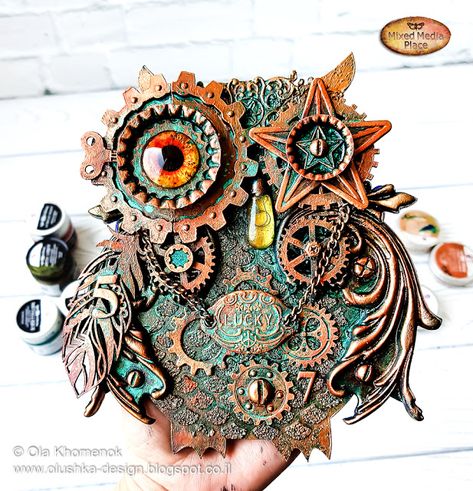 Mixed Media Place: Steampunk owl by Ola Punk Wall Art, Steampunk Diy Crafts, Steampunk Mixed Media Art, Steampunk Owl, Corset Steampunk, Steampunk Animals, Steampunk Owls, Steampunk Mixed Media, Mixed Media Art Techniques