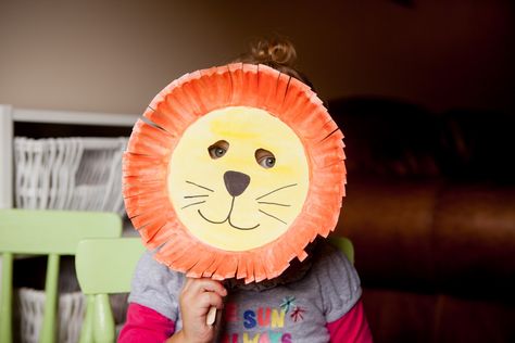 Paper plate lion’s mask Lion Face Mask, Paper Plate Masks, Animal Masks For Kids, Daniel In The Lion's Den, Paper Plate Animals, Lion Craft, Daniel And The Lions, Bible Story Crafts, Lion Mask