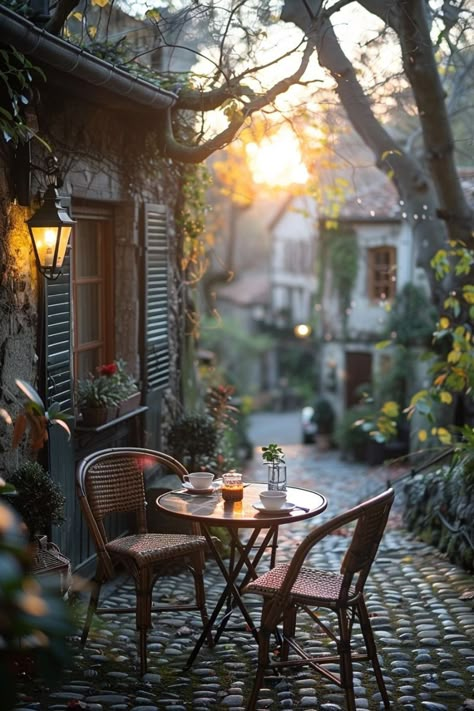 Courtyard Cafe, Evening Vibes, Outdoor Bistro, Outdoor Bistro Set, Porch And Balcony, Set Ideas, Year One, Garden Architecture, Cozy Cafe